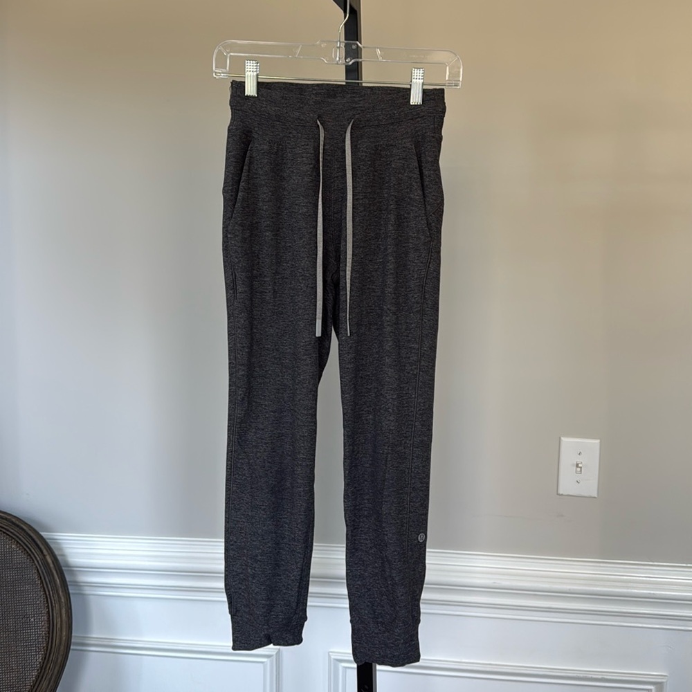 Lululemon joggers size 2